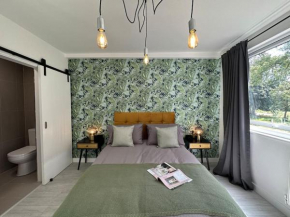 Chic 5-BR, all ensuites with TVs